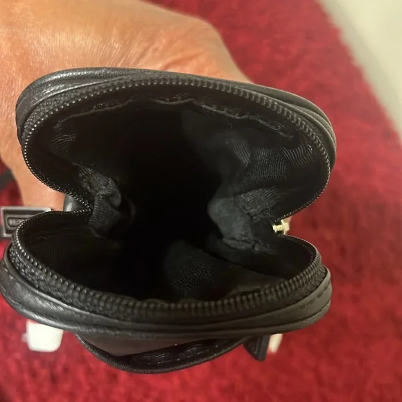 *Rare*Coach Black Leather Vertical Wristlet - Picture 11 of 14